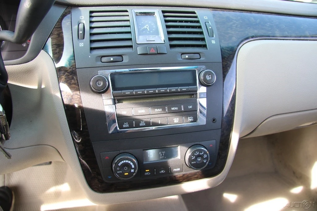 2008 Cadillac DTS - Image 15 of 21