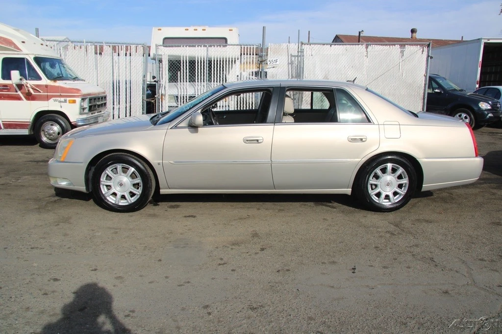 2008 Cadillac DTS - Image 2 of 21