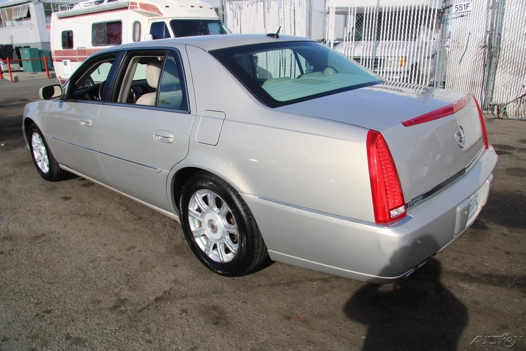 2008 Cadillac DTS - Image 3 of 21