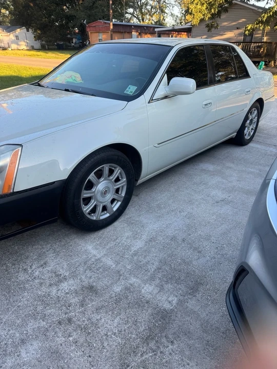 2008 Cadillac DTS - Image 2 of 14