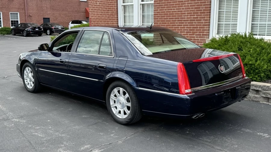 2008 Cadillac DTS - Image 3 of 10