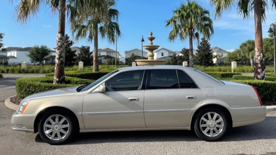 2008 Cadillac DTS - Image 2 of 14