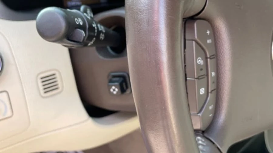 2008 Cadillac DTS - Image 3 of 14