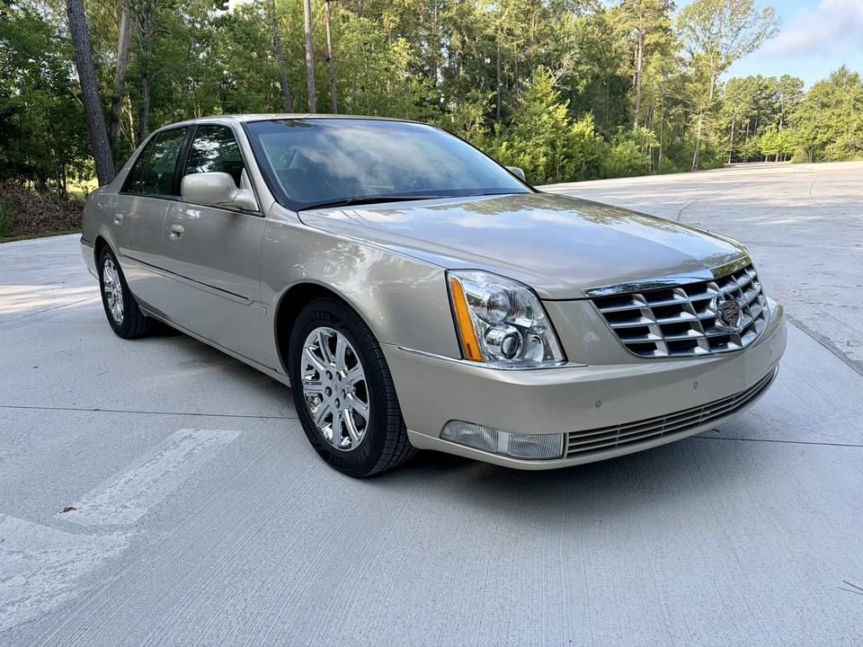 2008 Cadillac DTS - Image 7 of 31