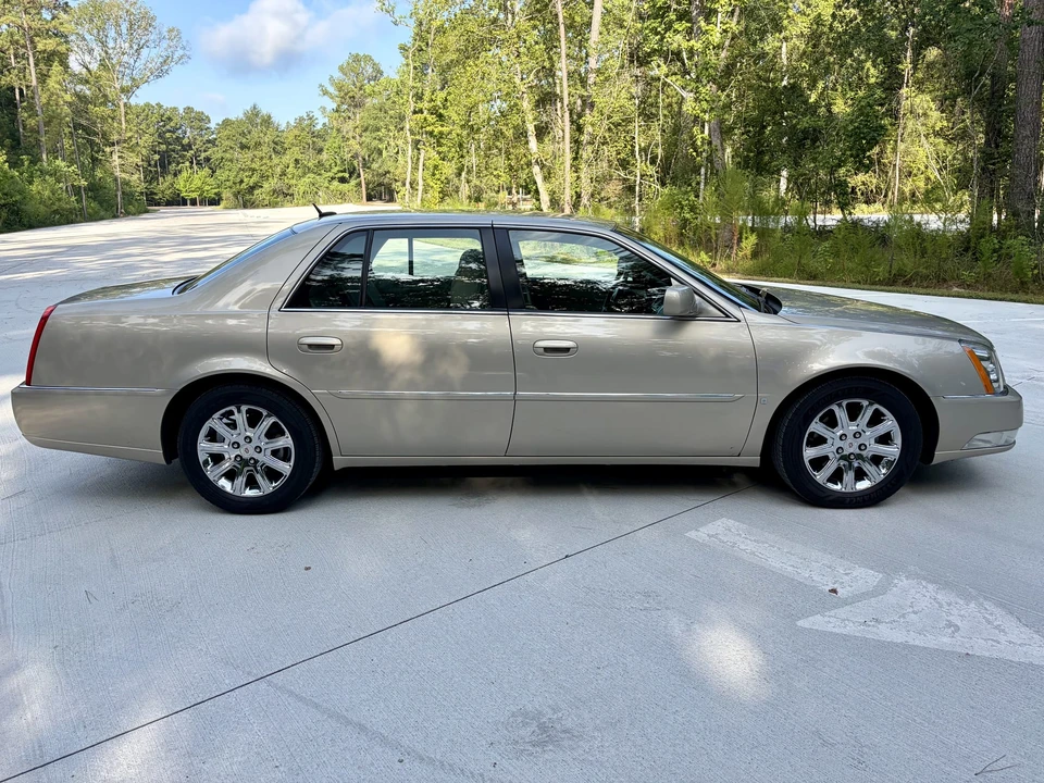 2008 Cadillac DTS - Image 10 of 31