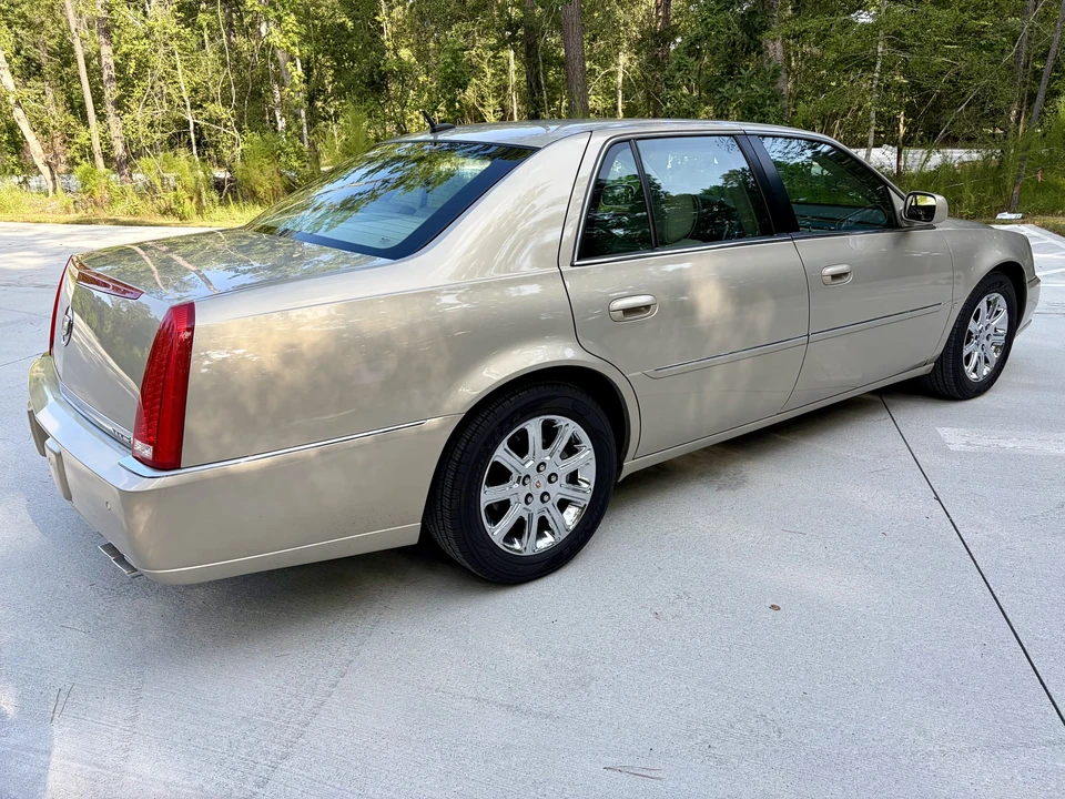 2008 Cadillac DTS - Image 11 of 31