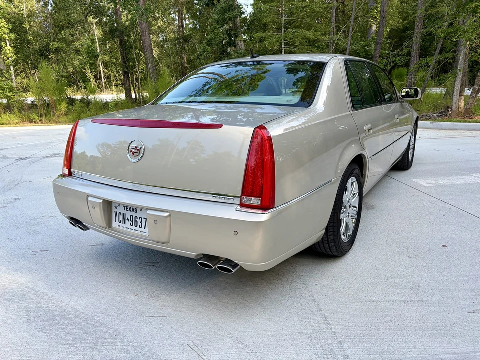 2008 Cadillac DTS - Image 12 of 31