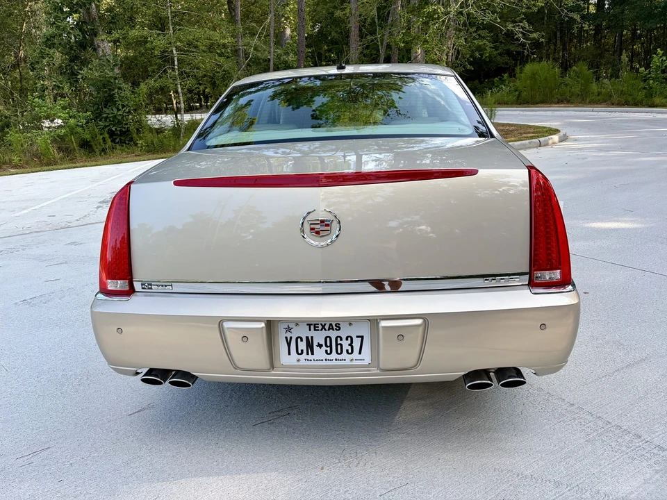 2008 Cadillac DTS - Image 13 of 31