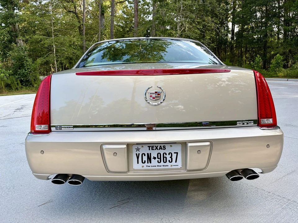 2008 Cadillac DTS - Image 14 of 31
