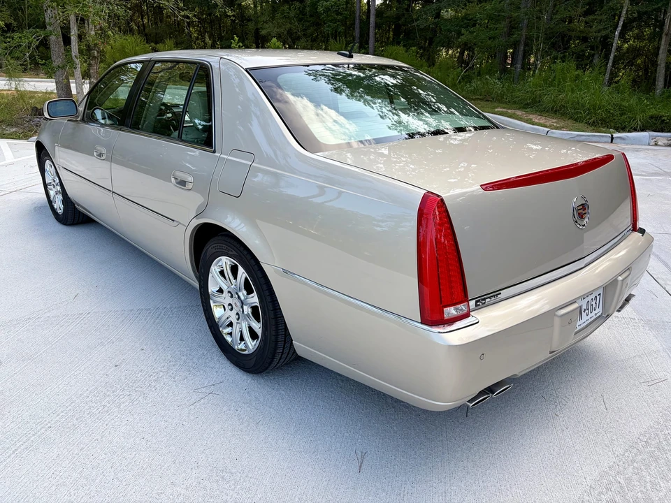 2008 Cadillac DTS - Image 15 of 31