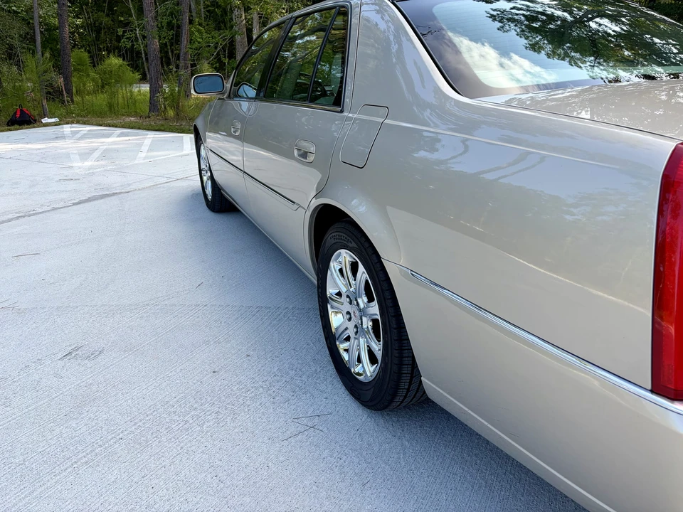 2008 Cadillac DTS - Image 24 of 31