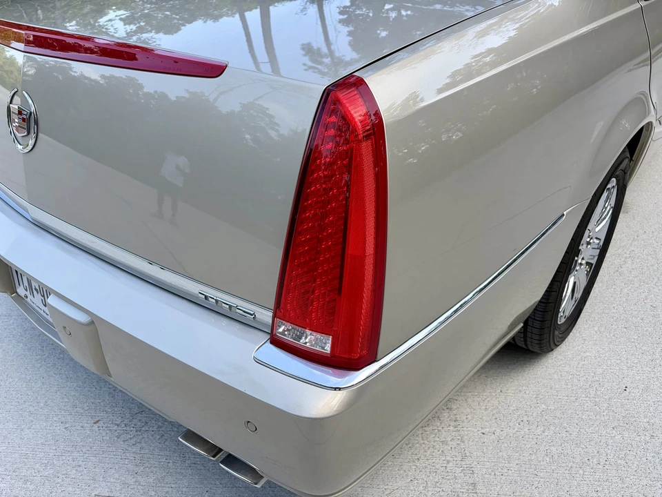 2008 Cadillac DTS - Image 22 of 31