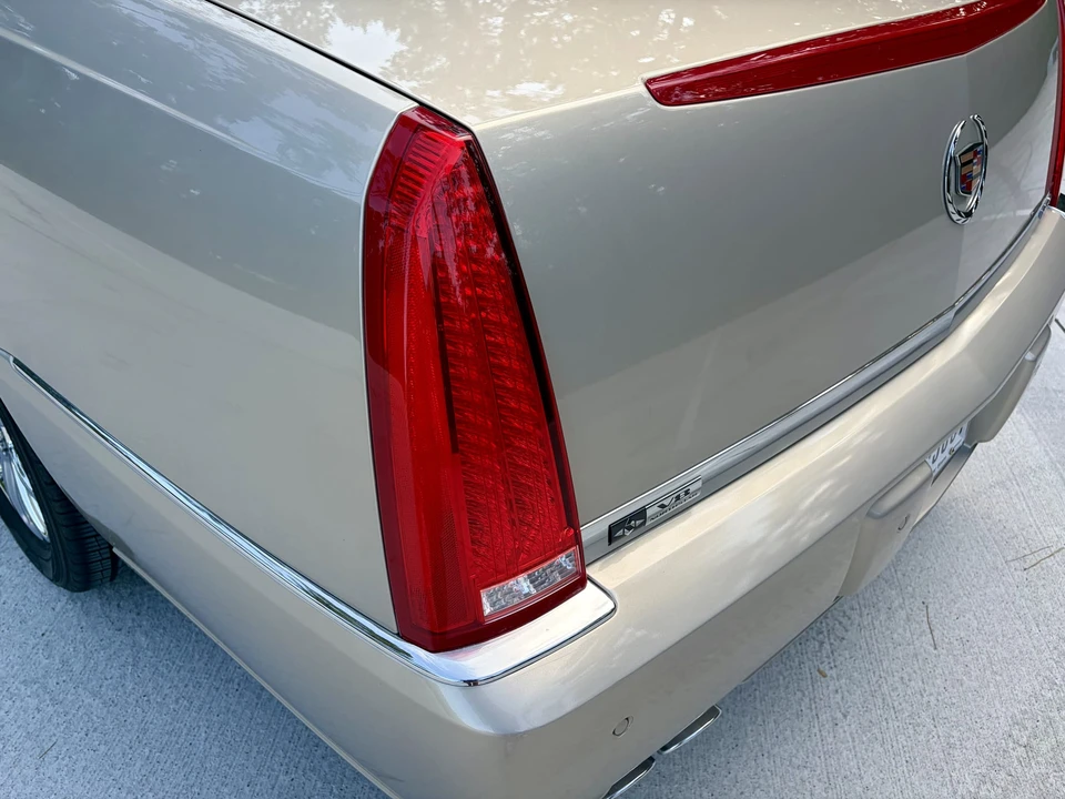 2008 Cadillac DTS - Image 16 of 31