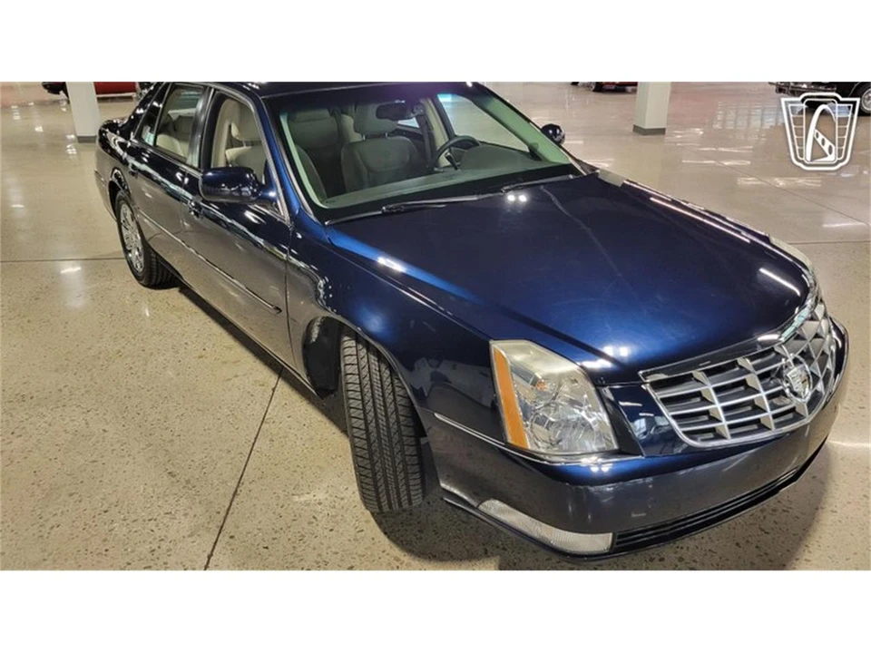 2008 Cadillac DTS - Image 4 of 31