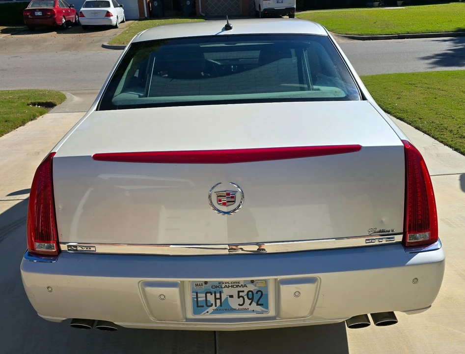 2008 Cadillac DTS - Image 5 of 12