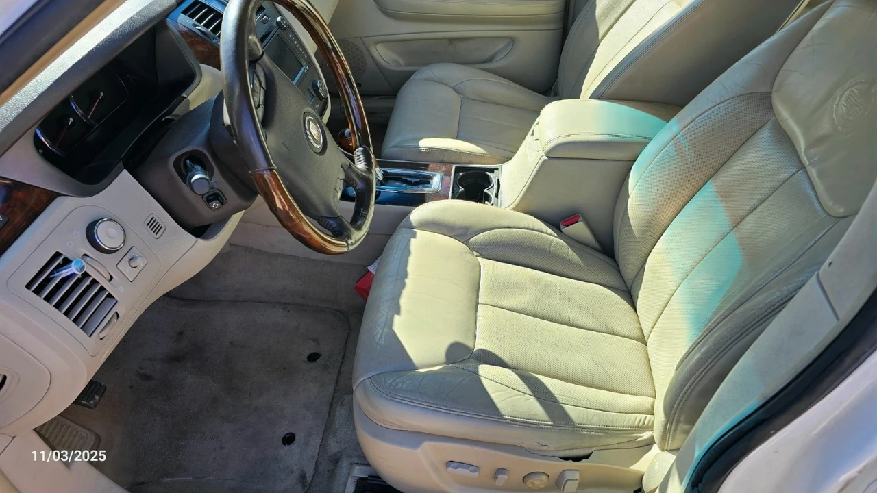 2008 Cadillac DTS - Image 6 of 12