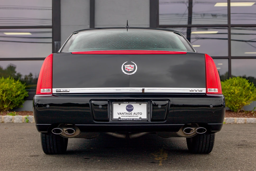 2008 Cadillac DTS - Image 11 of 31