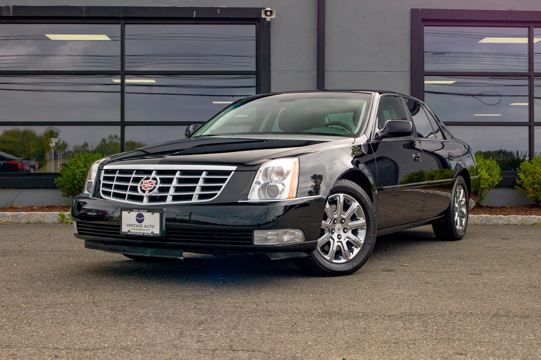 2008 Cadillac DTS - Image 2 of 31