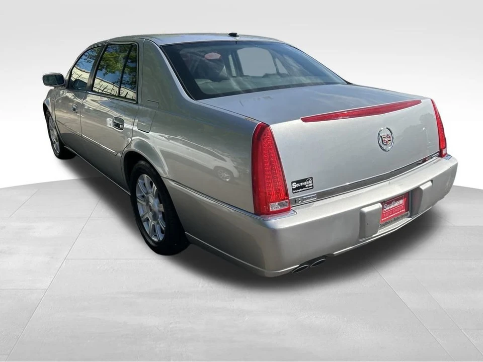 2008 Cadillac DTS - Image 4 of 12