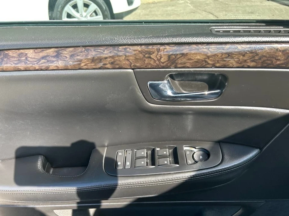 2008 Cadillac DTS - Image 11 of 12