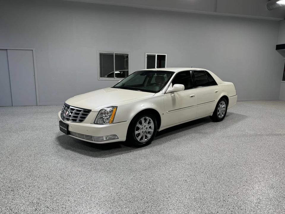2008 Cadillac DTS - Image 2 of 31