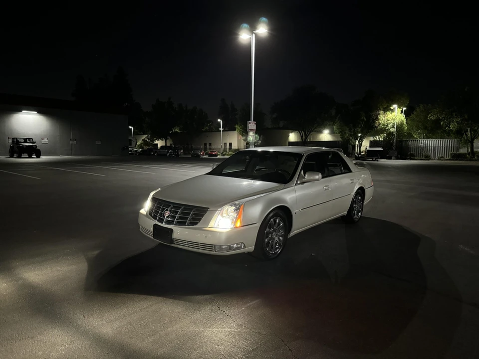 2008 Cadillac DTS - Image 5 of 31