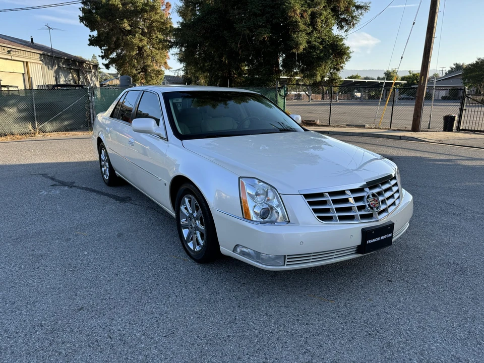 2008 Cadillac DTS - Image 11 of 31