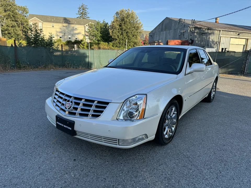 2008 Cadillac DTS - Image 8 of 31