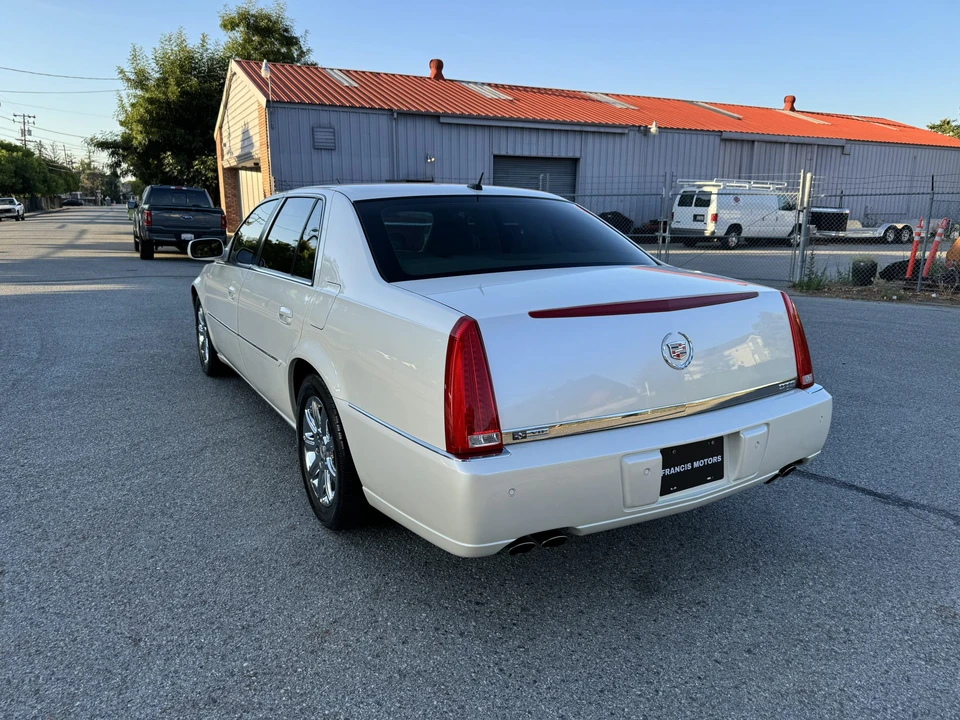 2008 Cadillac DTS - Image 24 of 31