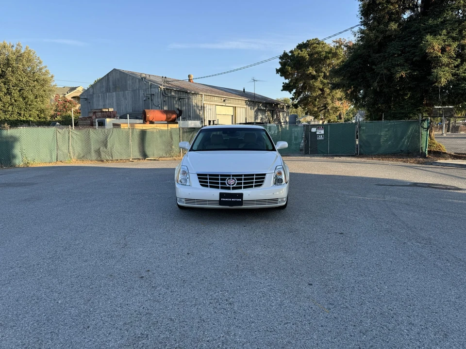 2008 Cadillac DTS - Image 9 of 31