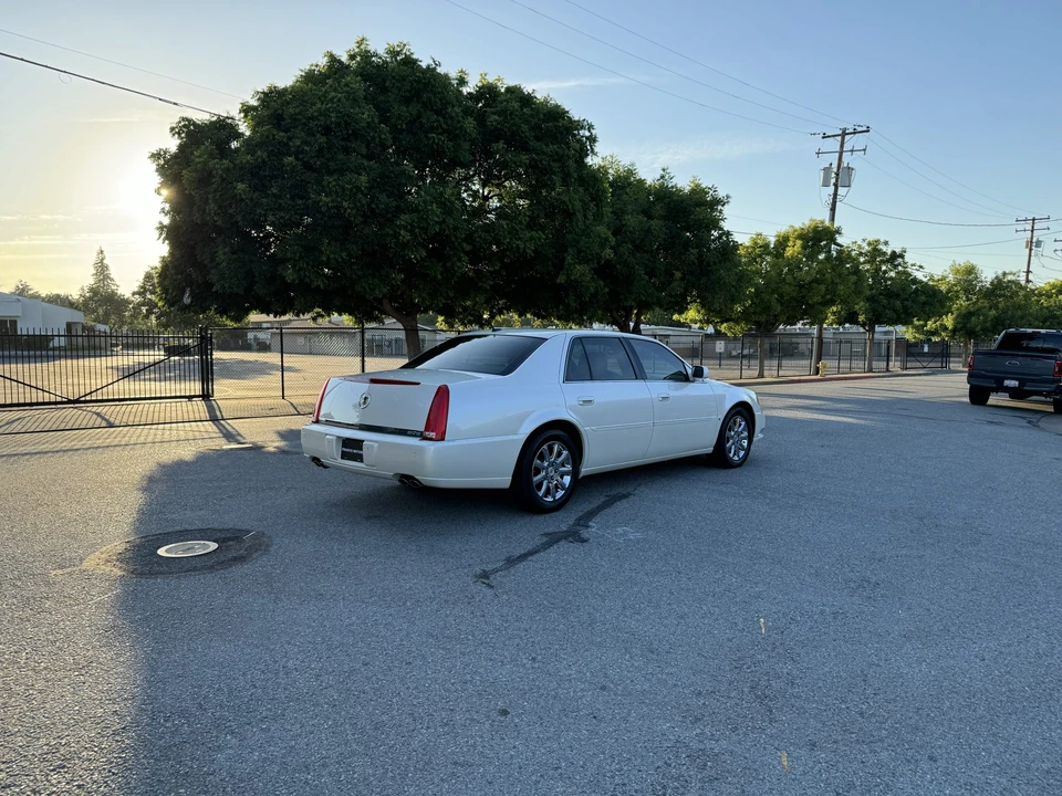 2008 Cadillac DTS - Image 19 of 31
