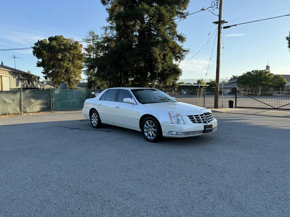 2008 Cadillac DTS - Image 14 of 31