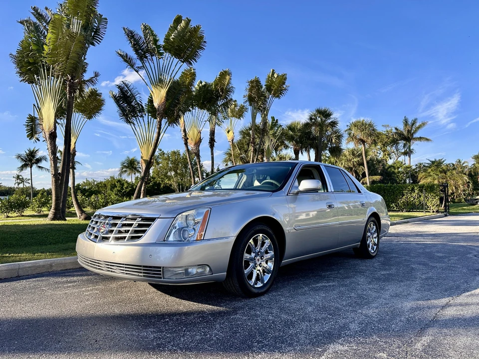 2008 Cadillac DTS - Image 3 of 31