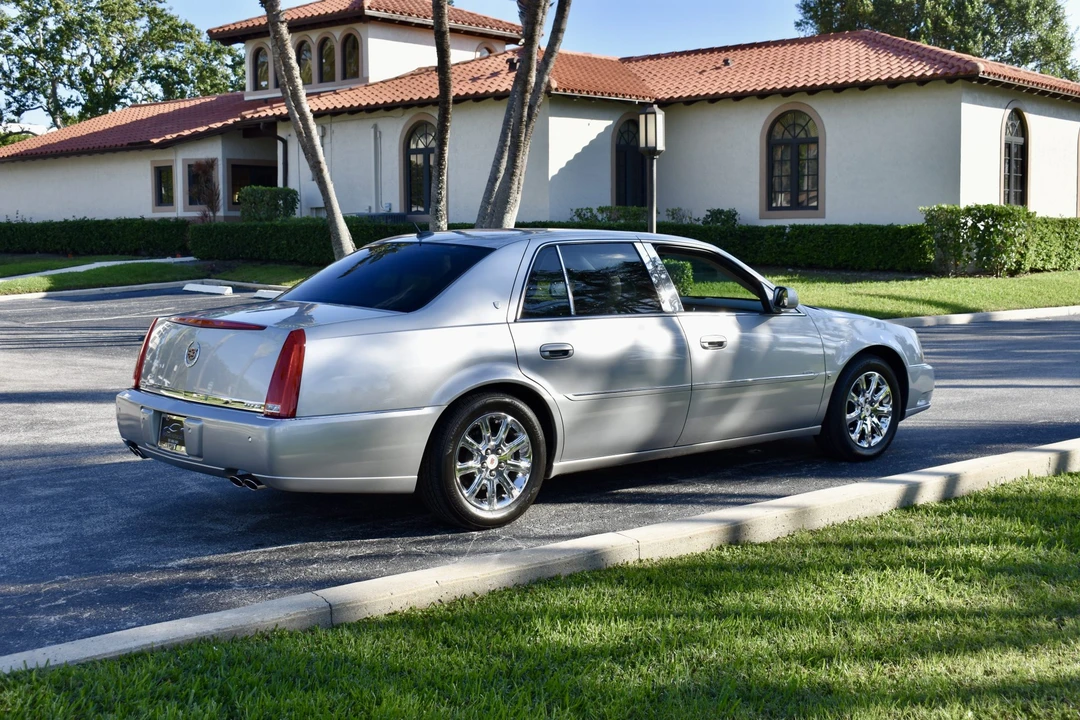 2008 Cadillac DTS - Image 19 of 31