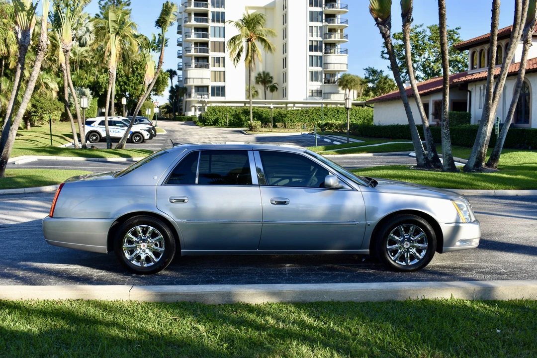 2008 Cadillac DTS - Image 17 of 31