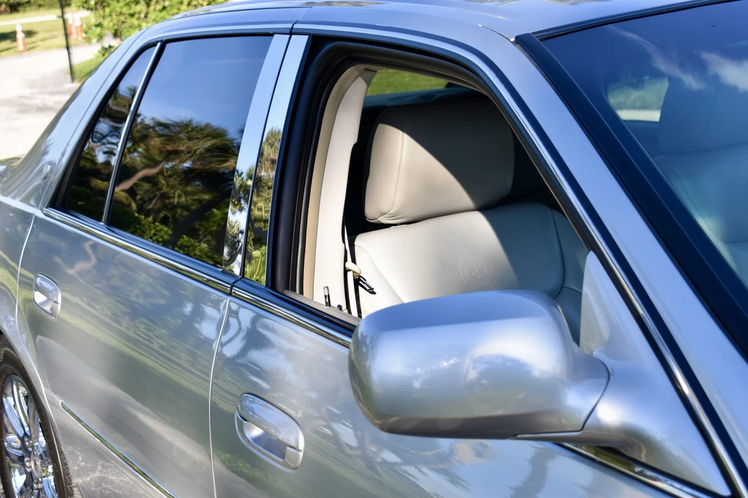 2008 Cadillac DTS - Image 27 of 31