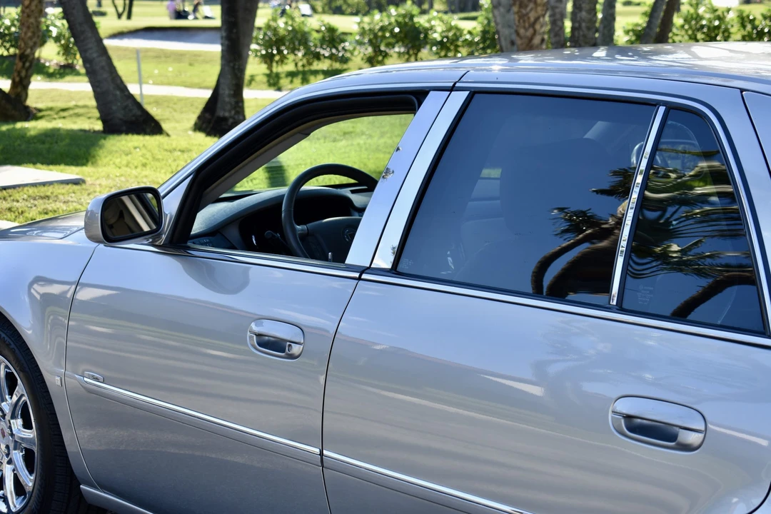 2008 Cadillac DTS - Image 25 of 31