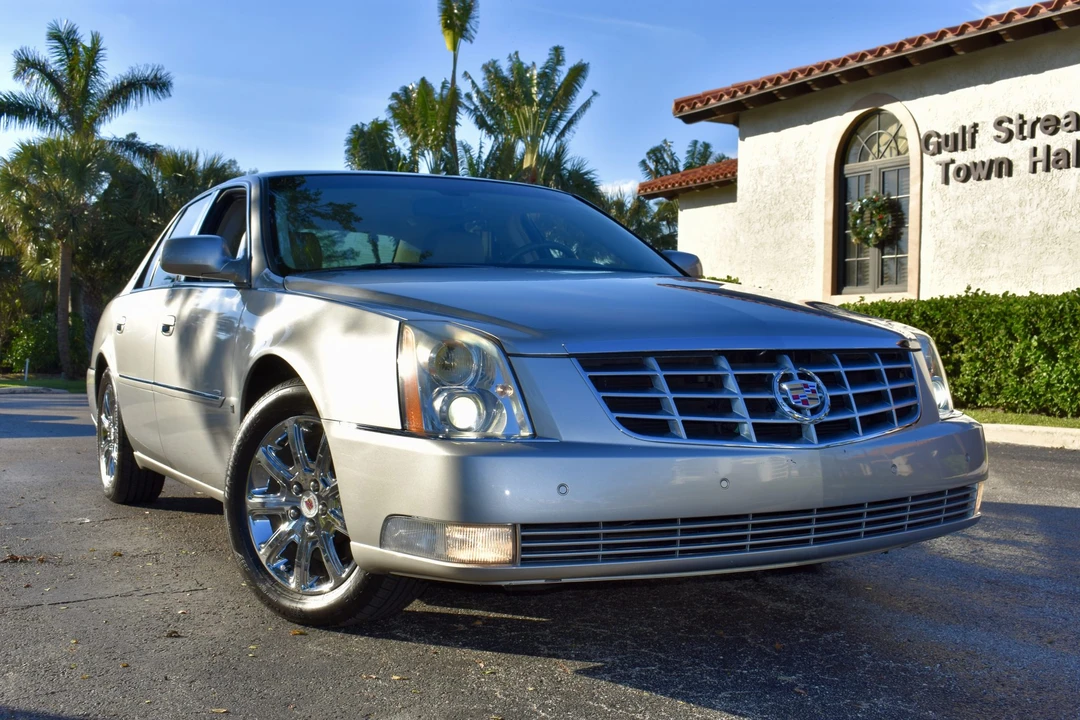 2008 Cadillac DTS - Image 13 of 31