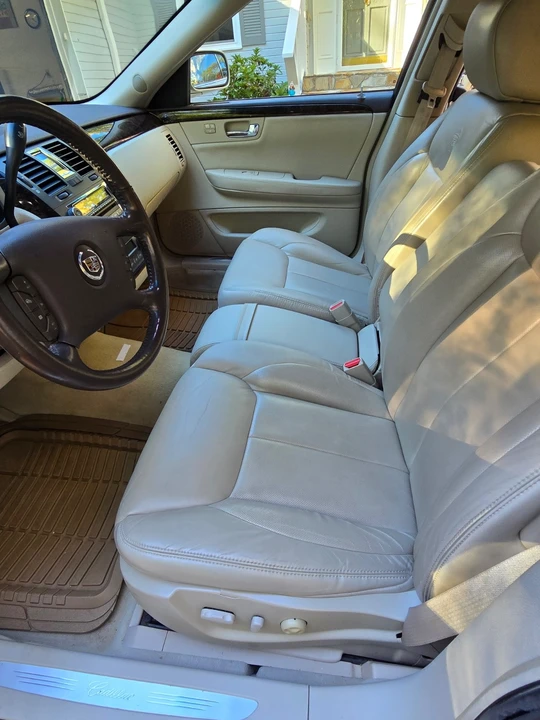 2008 Cadillac DTS - Image 6 of 13