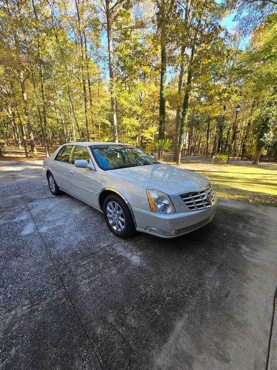 2008 Cadillac DTS - Image 2 of 13