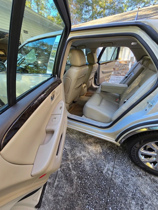 2008 Cadillac DTS - Image 10 of 13