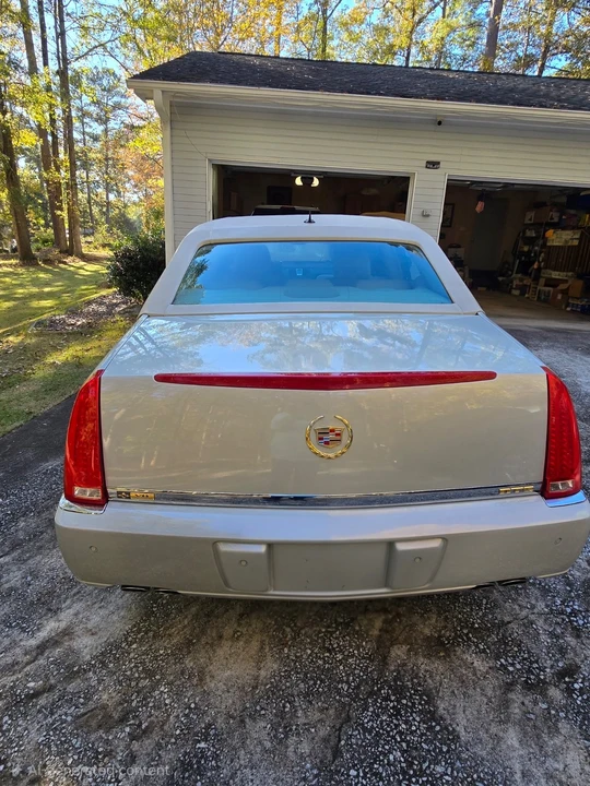 2008 Cadillac DTS - Image 4 of 13