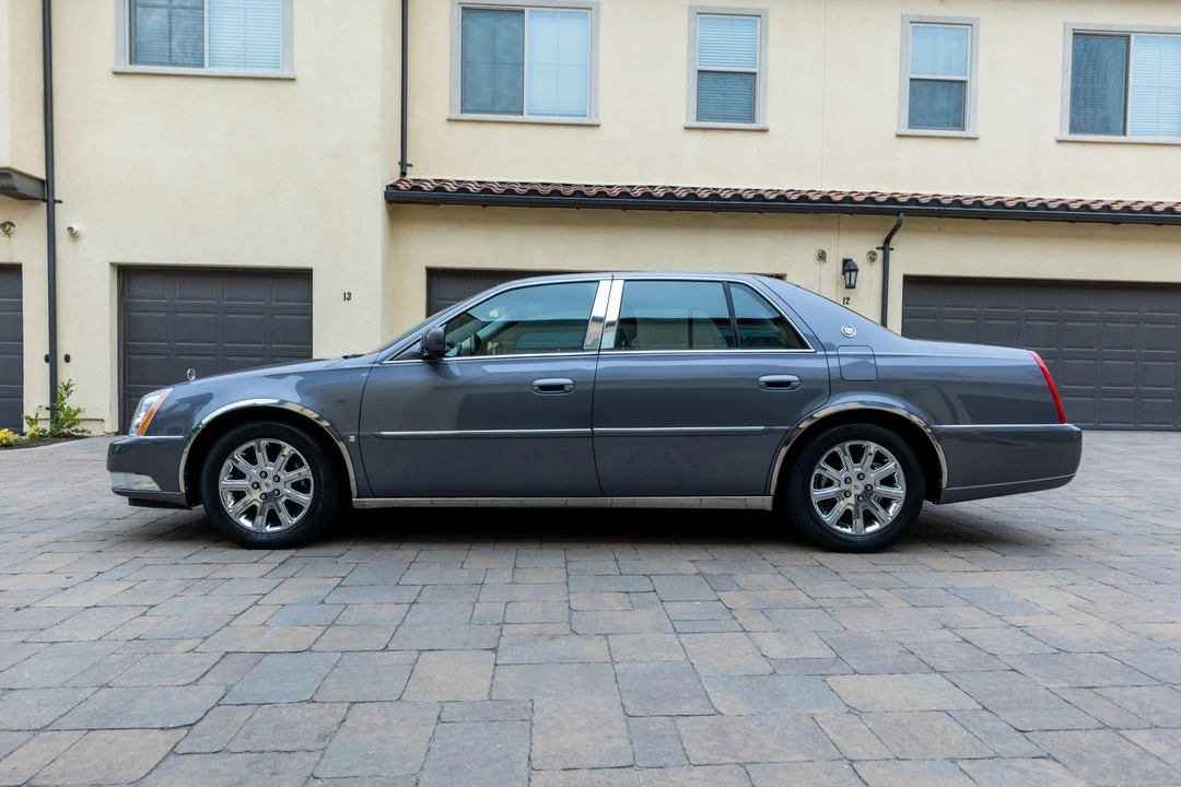 2008 Cadillac DTS - Image 6 of 31