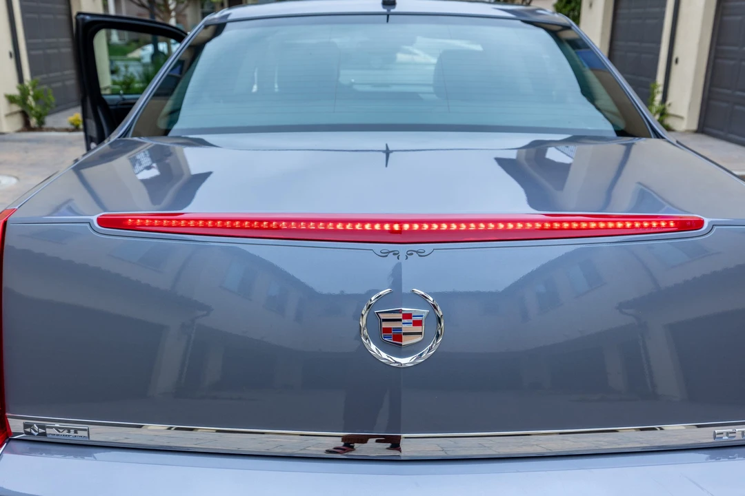2008 Cadillac DTS - Image 28 of 31
