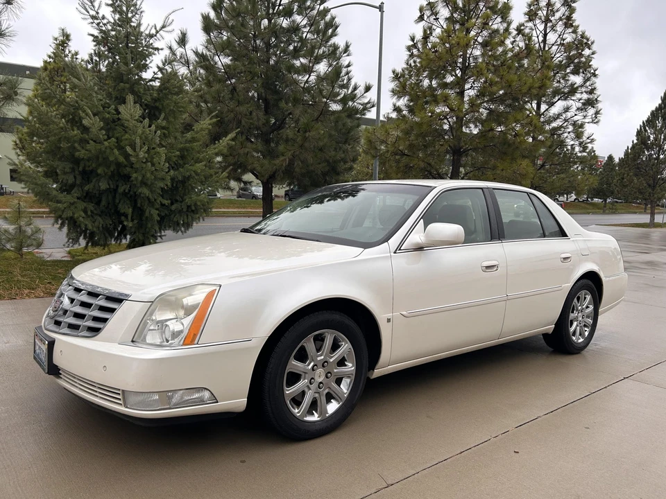 2008 Cadillac DTS - Image 3 of 31