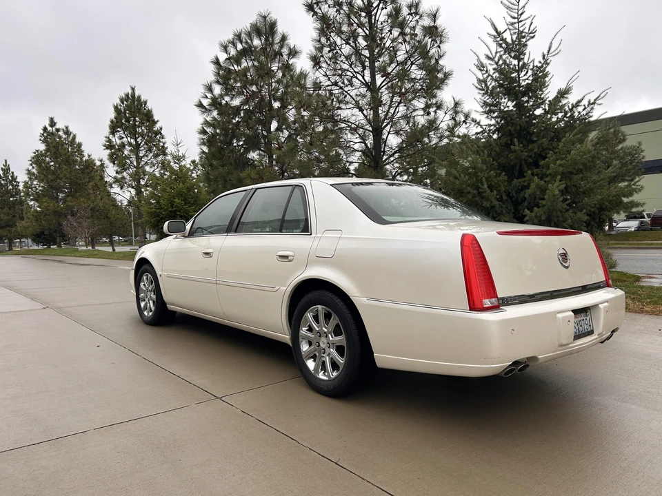 2008 Cadillac DTS - Image 5 of 31