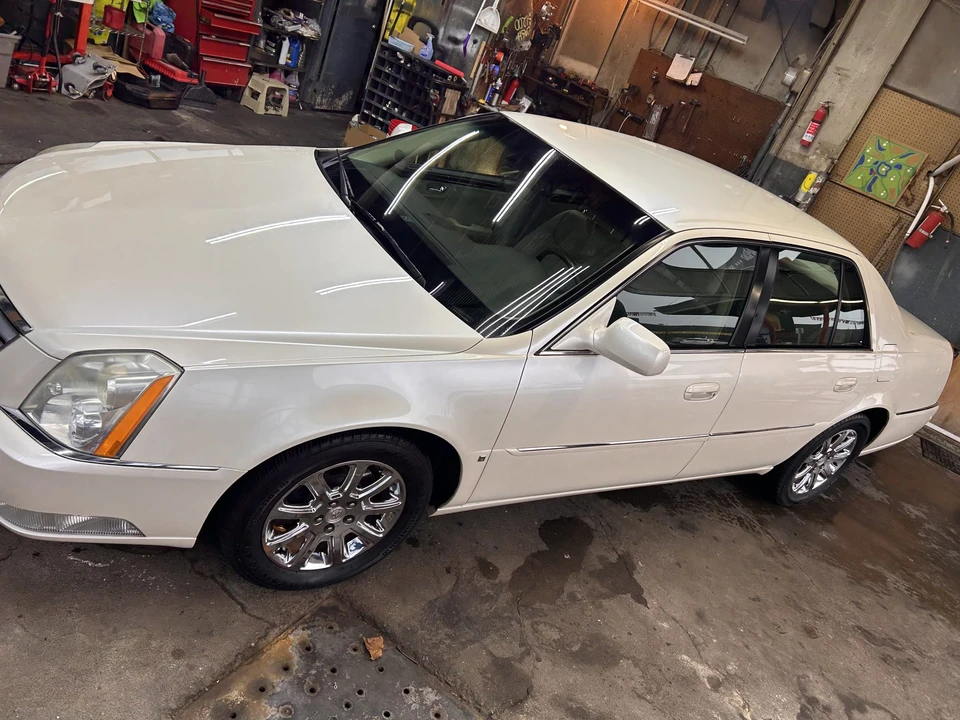 2008 Cadillac DTS - Image 15 of 31