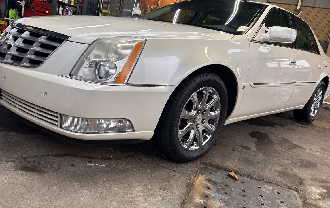 2008 Cadillac DTS - Image 14 of 31