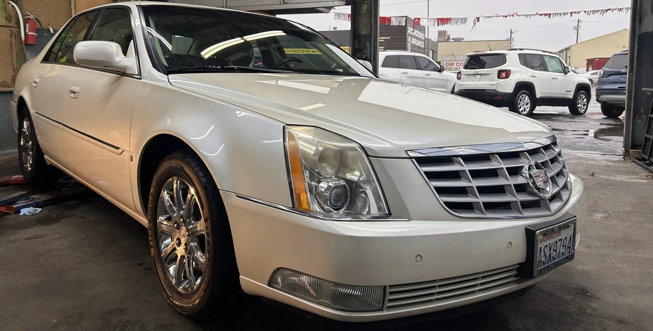 2008 Cadillac DTS - Image 18 of 31