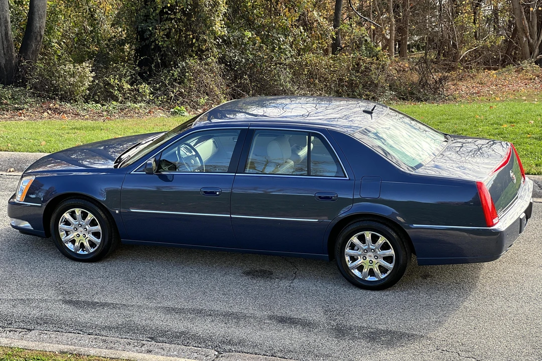 2008 Cadillac DTS - Image 3 of 8
